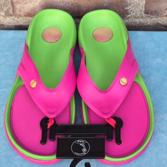 Bundle Three Pairs of Slide Flip Flops Thong Sandals Sz 7 - Picture 9 of 14